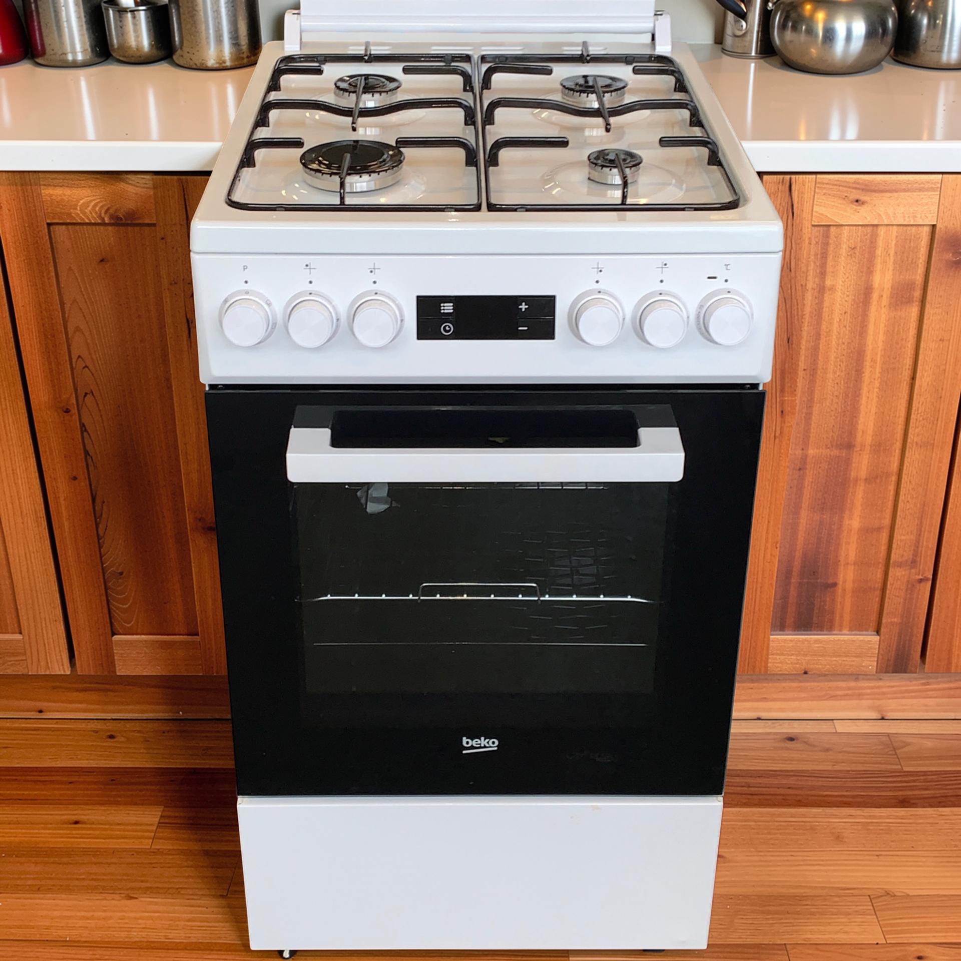Gasfornuis BEKO FSE52322DWL €229,-