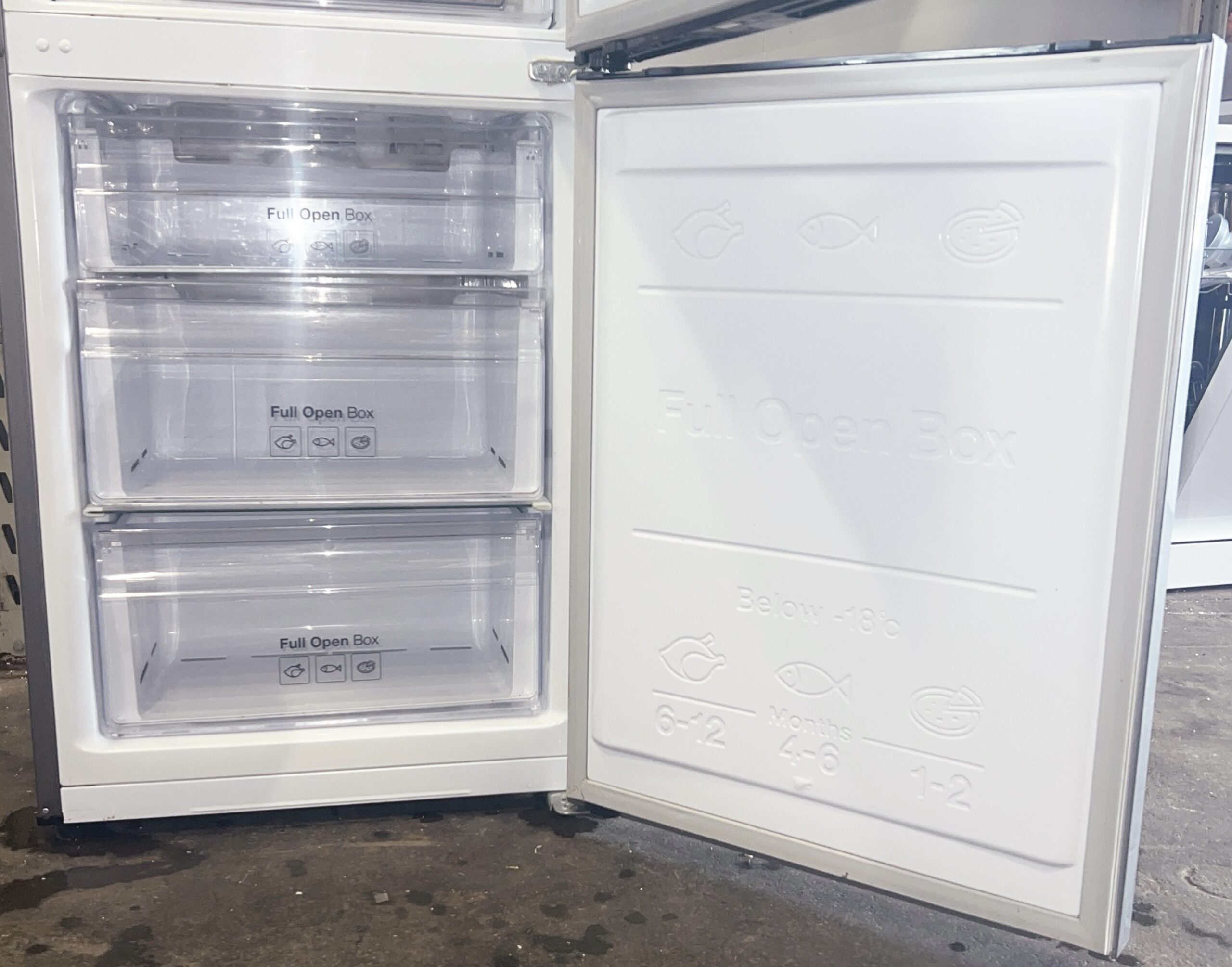 Koelvriescombinatie SAMSUNG RVS NoFrost A++ RB31FERNCSA 304liter Outlet €239,- - Image 2
