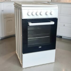 BEKO  Conventioneel Elektrisch Fornuis Smal 50cm FSS56000 Fabrieksgarantie tm 2026 - €279,-