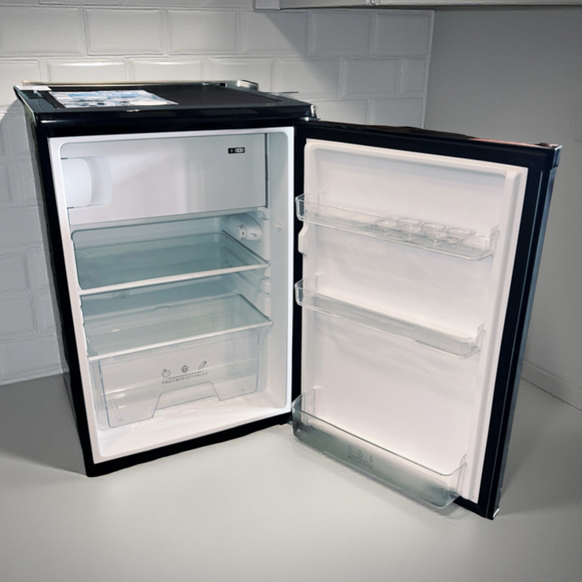 Koelvriescombinatie INVENTUM Tafelmodel 113liter KV550B ZWART Outlet €199,- - Image 2