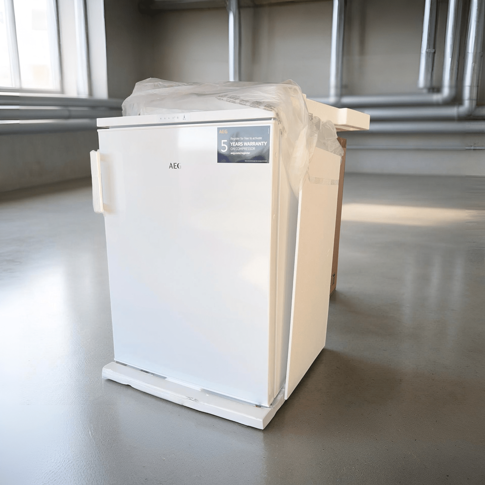 Koelvriescombinatie * Nieuw*Tafelmodel AEG 130liter RTB413D1AW €389,- - Image 3
