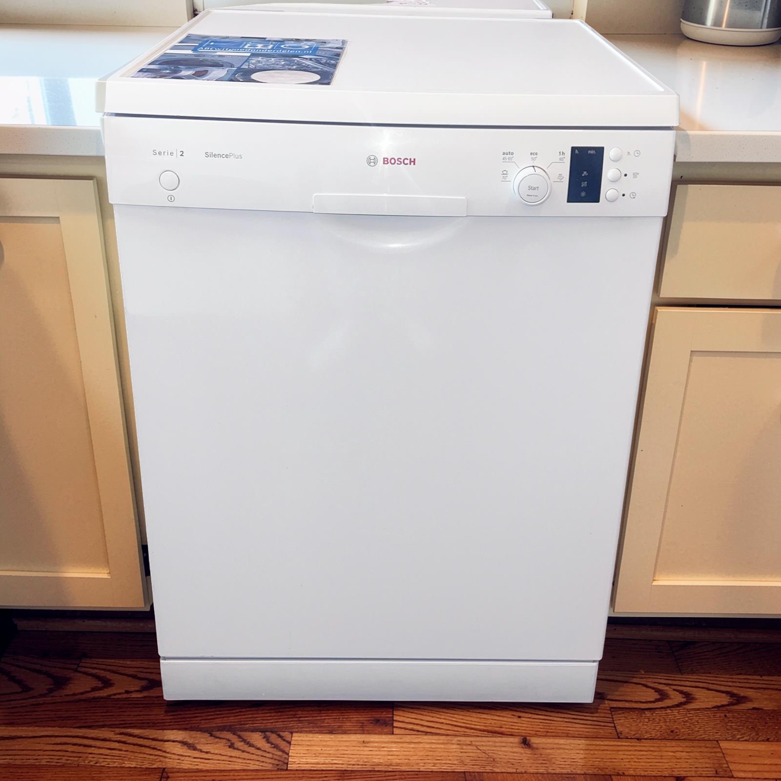 Vaatwasser BOSCH SilentPowerDrive 12-Couverts SMS25GW02E €229,-